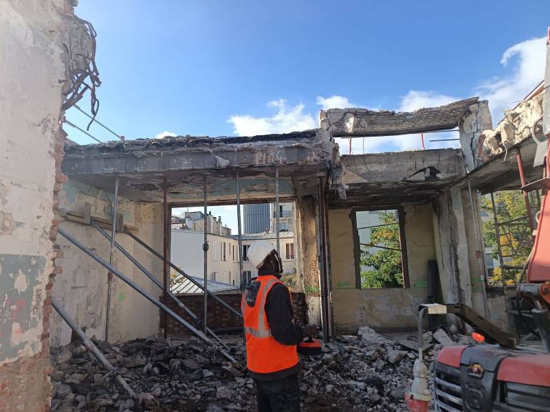 Travaux de démolition de plancher en béton armé à Paris avec  pour Leon Grosse